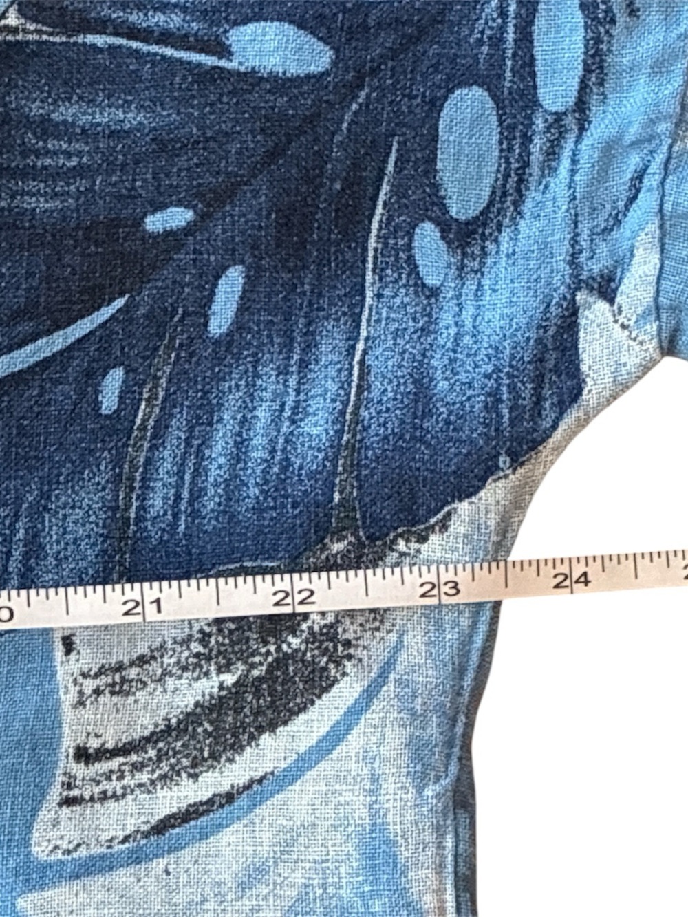 Bella Amore linen Blue Floral Button-Front Short Sleeve Blouse - Picture 7 of 7